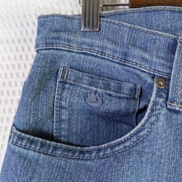 Gloria Vanderbilt womens Amanda Classic High Rise Tapered Jean Petite size 16P - Picture 5 of 8